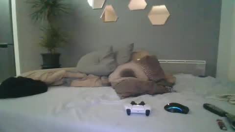 benbare13 online show from February 22, 2025, 5:35 pm