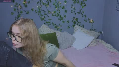 KENDALL  NATHAN online show from April 19, 2026, 2:27 pm