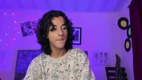 benjamin_fiore online show from March 6, 2025, 10:41 am