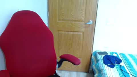 benjamin_isaac online show from September 25, 2025, 12:31 pm