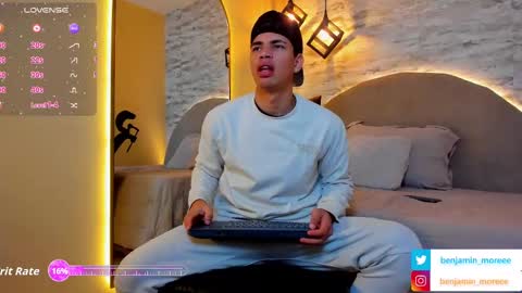 BENJAMIN online show from September 24, 2025, 11:57 am