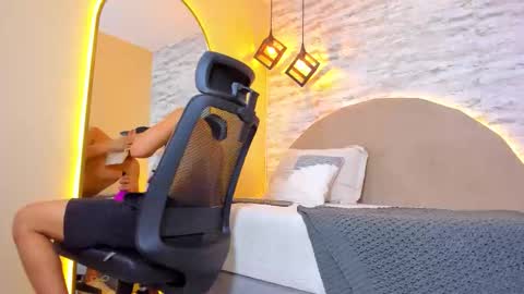 BENJAMIN online show from November 5, 2025, 2:17 pm