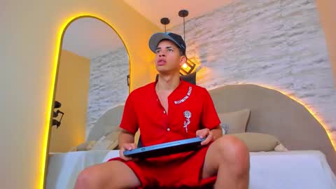 BENJAMIN online show from November 18, 2025, 2:54 pm