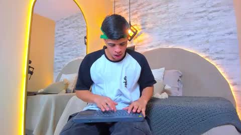 BENJAMIN online show from November 20, 2025, 1:22 pm