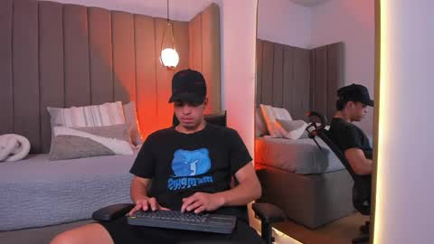 Snapshot of benjamin_more chatting on May 29, 2026, 3:04 am BENJAMIN online show from May 29, 2026, 3:04 am