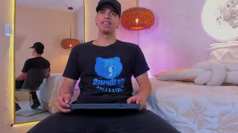 BENJAMIN online show from June 20, 2026, 3:53 am
