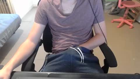 Snapshot of benjifrenchifirst chatting on October 31, 2025, 7:42 am Benjifrenchi online show from October 31, 2025, 7:42 am