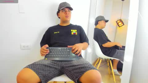 Snapshot of bennett_alejoo chatting on September 10, 2025, 5:35 pm bennett_alejoo online show from September 10, 2025, 5:35 pm