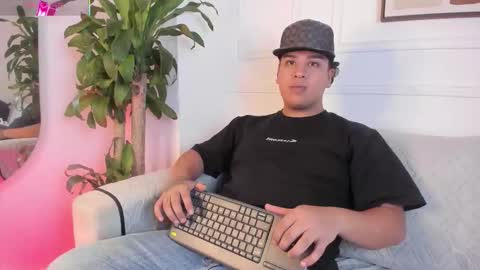 Snapshot of bennett_alejoo chatting on September 12, 2025, 6:19 pm bennett_alejoo online show from September 12, 2025, 6:19 pm