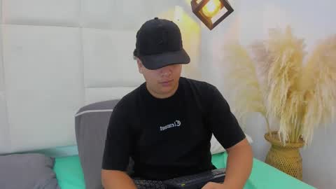 Snapshot of bennett_alejoo chatting on September 22, 2025, 10:56 pm bennett_alejoo online show from September 22, 2025, 10:56 pm
