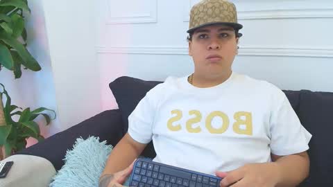 bennett_alejoo online show from November 26, 2025, 6:53 pm