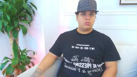 bennett_alejoo online show from January 8, 2026, 6:43 pm