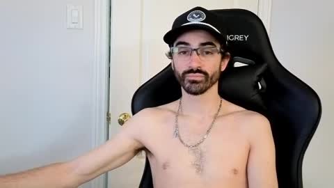 benny_boy95 online show from April 24, 2026, 5:04 pm