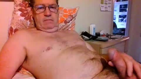 Snapshot of bennybutterfly007 chatting on May 11, 2026, 7:47 am bennybutterfly007 online show from May 11, 2026, 7:47 am