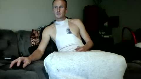 Snapshot of bennyc04041987 chatting on September 20, 2025, 7:31 am BennyC online show from September 20, 2025, 7:31 am