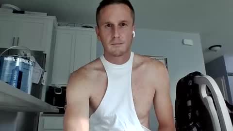 Snapshot of bennyc04041987 chatting on October 29, 2025, 3:25 pm BennyC online show from October 29, 2025, 3:25 pm