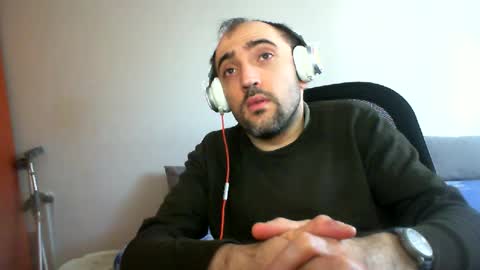 Snapshot of bentish chatting on February 13, 2025, 6:09 am bentish online show from February 13, 2025, 6:09 am