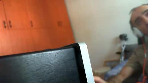 Snapshot of bentish chatting on October 24, 2025, 8:33 am bentish online show from October 24, 2025, 8:33 am