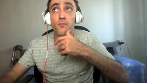 Snapshot of bentish chatting on November 8, 2025, 12:16 pm bentish online show from November 8, 2025, 12:16 pm