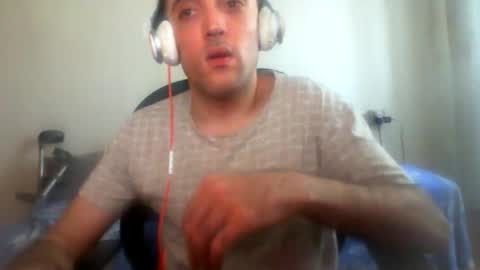 Snapshot of bentish chatting on November 12, 2025, 9:42 am bentish online show from November 12, 2025, 9:42 am