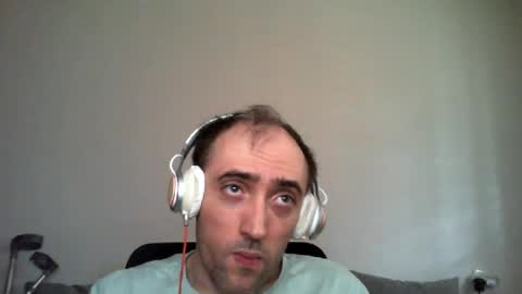 Snapshot of bentish chatting on June 15, 2026, 7:54 am bentish online show from June 15, 2026, 7:54 am