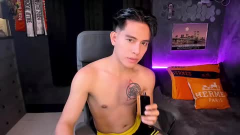 Snapshot of bentlyfuck chatting on December 15, 2024, 2:27 pm bentlyfuck online show from December 15, 2024, 2:27 pm