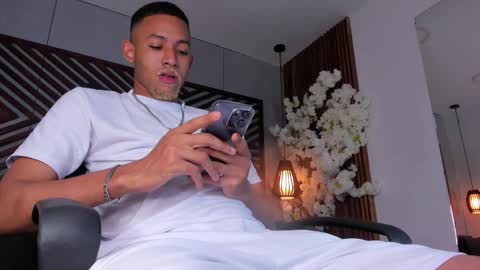 bento_fox online show from December 5, 2025, 3:15 am