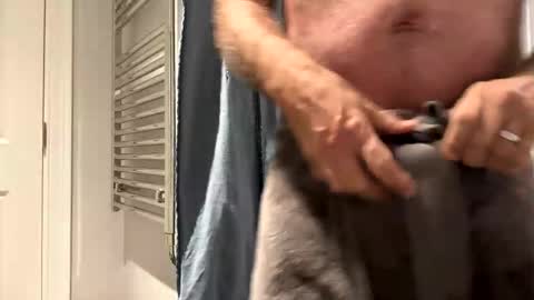 benz10001 online show from January 8, 2026, 12:18 pm