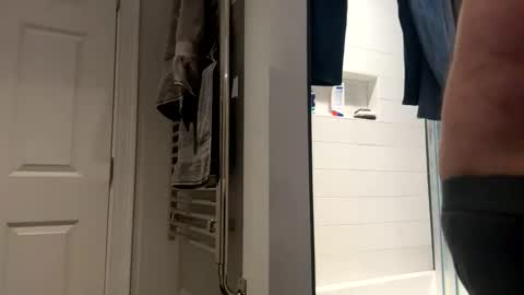 benz10001 online show from April 6, 2026, 11:33 am