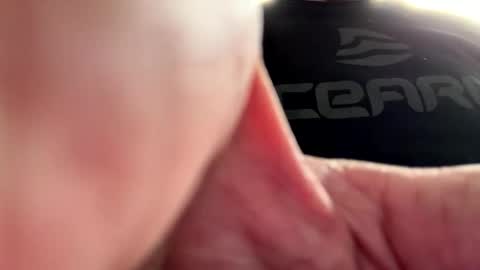 Snapshot of benz10001 chatting on May 3, 2026, 5:30 pm benz10001 online show from May 3, 2026, 5:30 pm