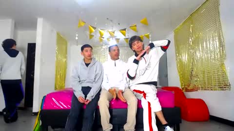 benz boys online show from March 6, 2025, 12:09 pm