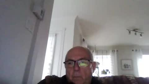 bernard1102 online show from October 31, 2025, 6:42 pm