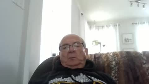 bernard1102 online show from March 6, 2026, 4:25 pm