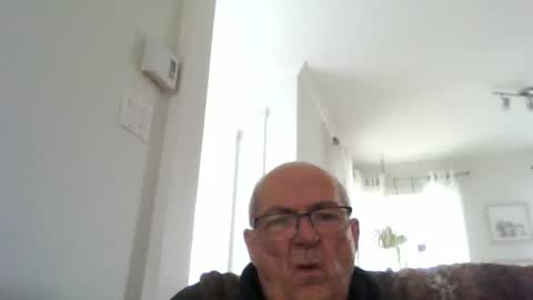 bernard1102 online show from May 21, 2026, 1:07 pm