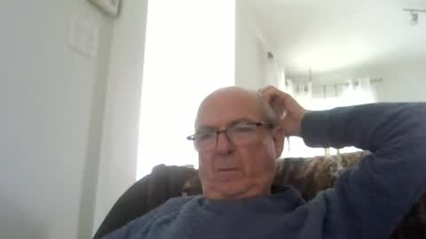 bernard1102 online show from June 5, 2026, 2:12 pm