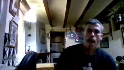 Snapshot of bernatoxic chatting on February 8, 2026, 8:23 pm Berni SUAVE online show from February 8, 2026, 8:23 pm