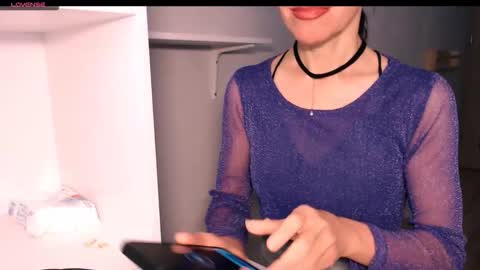 berry2024 online show from February 3, 2026, 7:24 am