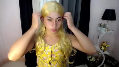 berry_shantal online show from April 5, 2026, 9:06 am