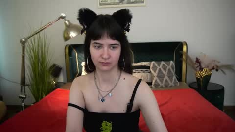 Snapshot of berrydiva chatting on May 16, 2026, 6:21 am Violette online show from May 16, 2026, 6:21 am