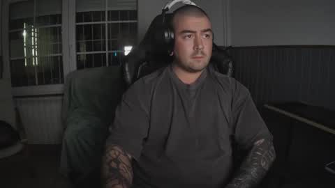 berto3389 online show from December 18, 2025, 7:09 pm