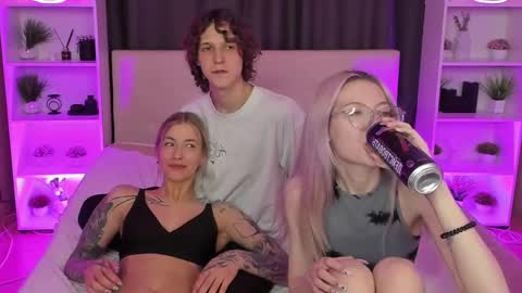 Danny and Kira online show from February 15, 2025, 8:43 pm