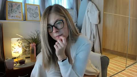 Vicky   online show from October 21, 2025, 6:36 am