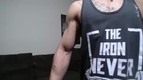 Snapshot of bestmuscle chatting on April 28, 2026, 2:27 am bestmuscle online show from April 28, 2026, 2:27 am