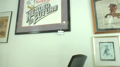 bestshot1951 online show from May 18, 2026, 2:12 pm