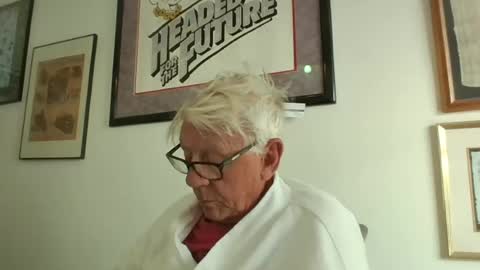 Snapshot of bestshot1951 chatting on July 2, 2026, 11:49 am bestshot1951 online show from July 2, 2026, 11:49 am