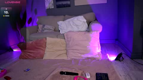 Betty online show from February 5, 2025, 4:06 am