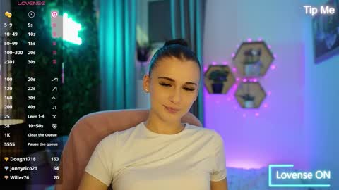 Betty Grey online show from October 17, 2025, 8:11 pm