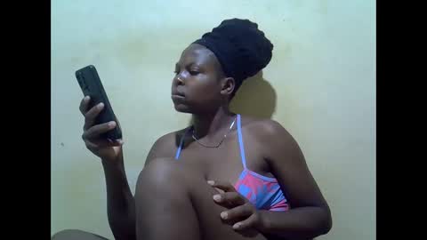 bettymayah online show from December 5, 2025, 6:37 pm