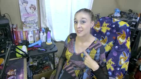 Snapshot of bettyofthedead chatting on September 12, 2025, 11:37 pm Betty of the Dead online show from September 12, 2025, 11:37 pm