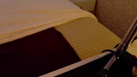 Betty online show from January 7, 2026, 8:22 pm